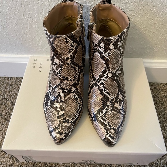 A new day Snakeskin Ankle Booties with Zipper - Picture 8 of 11